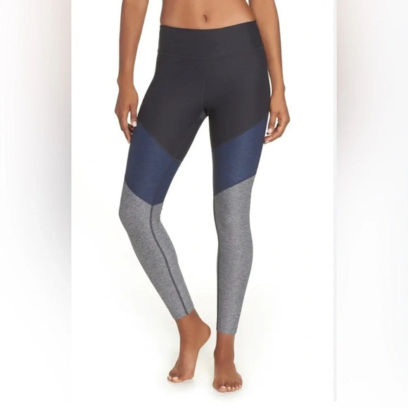 Outdoor Voices Pants - OUTDOOR VOICES 7/8 Springs Navy Colorblock Leggings LARGE